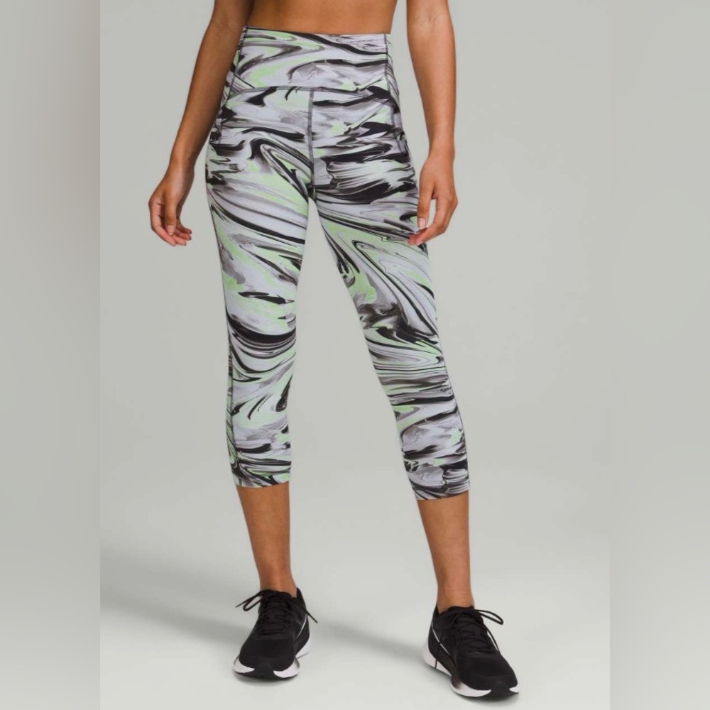 Lululemon Swift Speed High-Rise Crop 21"- Paint Glide Warp Multi/ Size 6